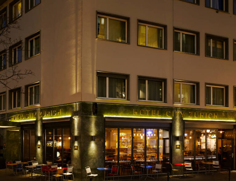 Hotel city at a glance 1