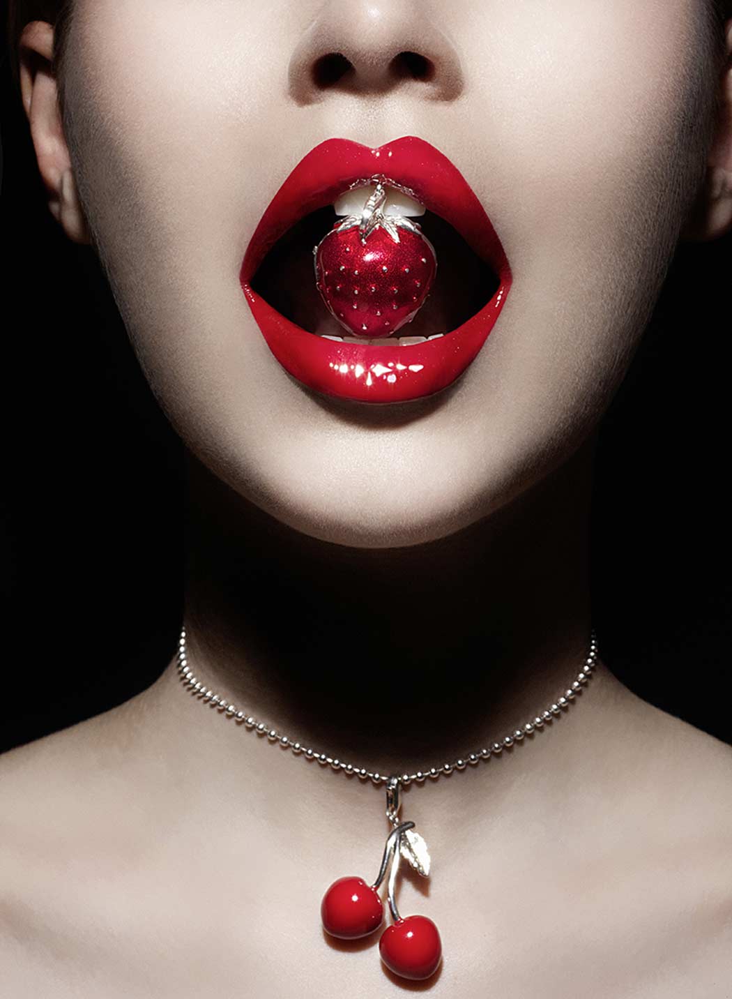 Fashion photography, red lips, jewellery,